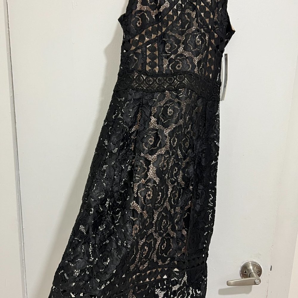 🏷 *NWT* Aqua Black Lace Dress with Nude Underlay - Timeless Elegance 🖤 - Picture 3 of 12